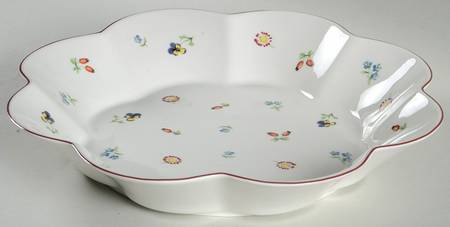 Petite Fleur Scalloped Serving Bowl