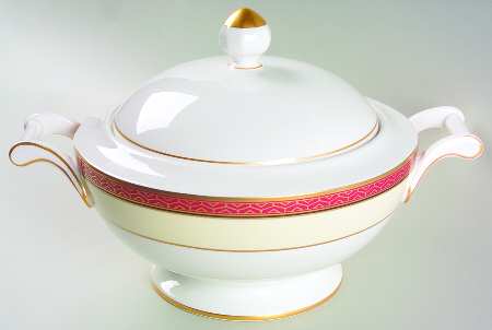 Peillon Round Covered Vegetable