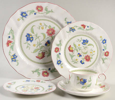 Persia (Scalloped) 40 Piece Estate Set
