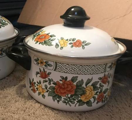 Summer Day 2 Quart Metal Stew Pot