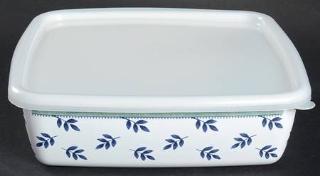 Switch 3  8" Metal Square Baker W/Plastic Lid