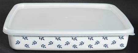 Switch 3  1" Rectangular Metal Baker with Plastic Lid