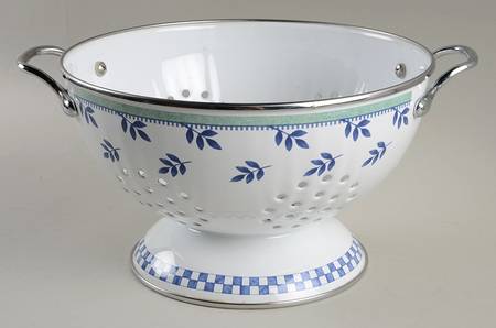 Switch 3  Metal Colander