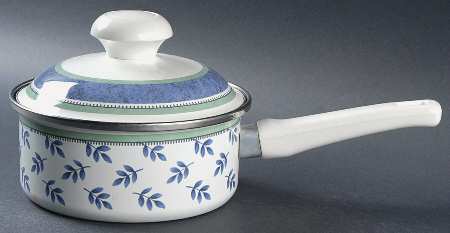 Switch 3  1.5 Quart Metal Covered Saucepan