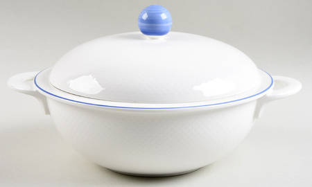 Tipo Blue Round Covered Vegetable