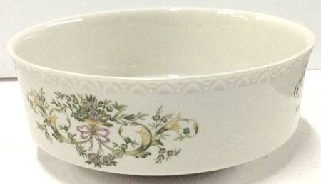 Trianon 7" Round Vegetable Bowl