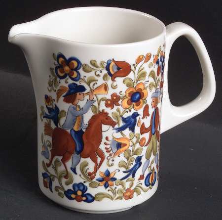 Troubadour 12 Oz Pitcher