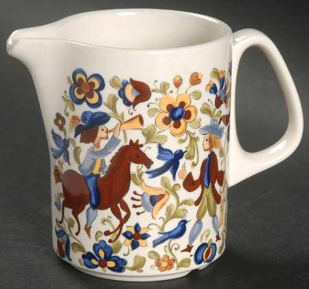 Troubadour Creamer