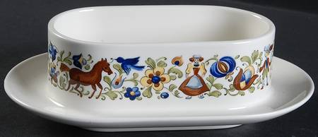 Troubadour Gravy Boat with Attached Underplate