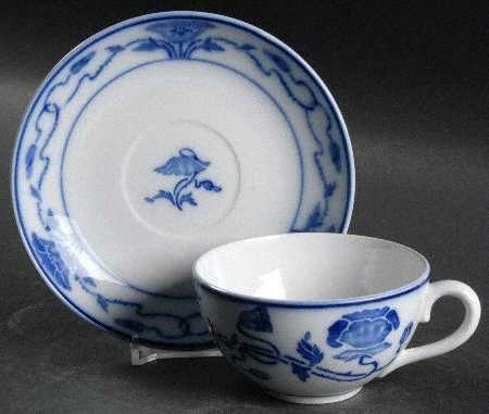 VIL1 Flat Cup & Saucer Set