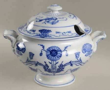 VIL1 Tureen &  Lid