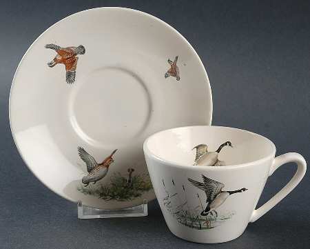 VIL10 Flat Cup & Saucer Set by Villeroy & Boch