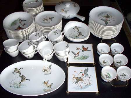 VIL10 Set of 6 Ramekins & Metal Stand