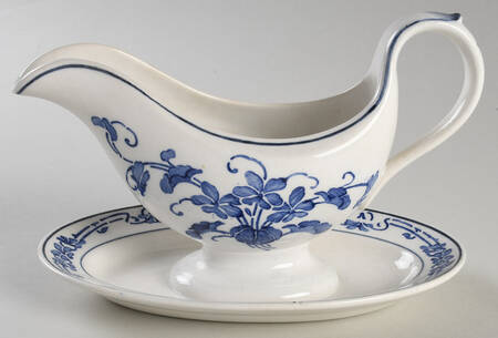 VIL12 Gravy Boat with Attached Underplate by Villeroy & Boch