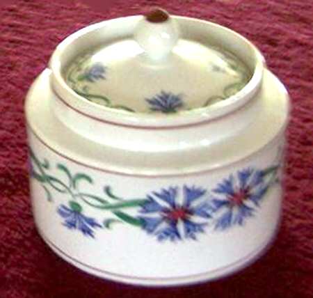 VIL18 Sugar Bowl & Lid