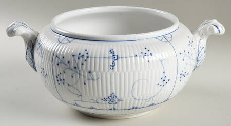 VIL7 Tureen No Lid
