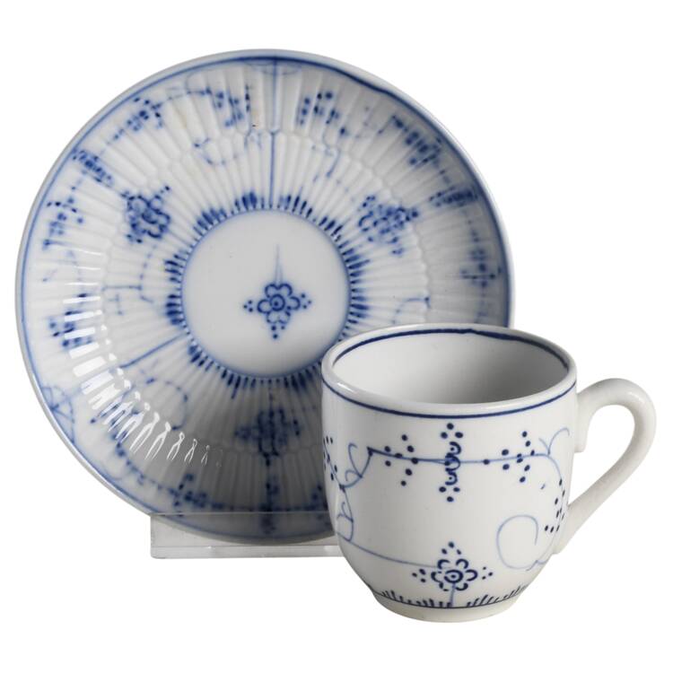 VIL7 Flat Demitasse Cup & Saucer Set
