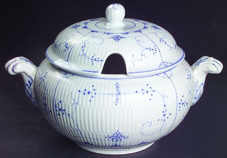 VIL7 Tureen &  Lid