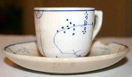 VIL7 Flat Cup & Saucer Set