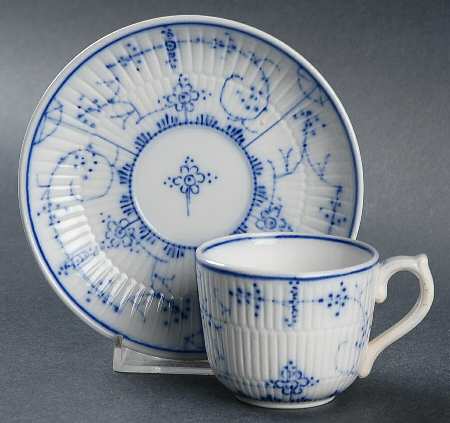 VIL7 Flat Demitasse Cup & Saucer Set