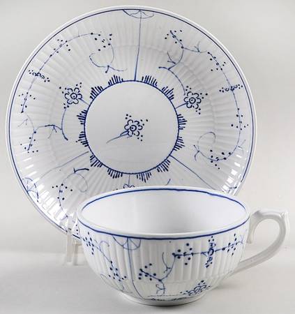 VIL7 Oversized Cup & Saucer Set