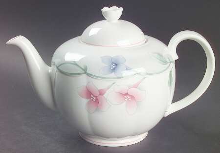 Viola Teapot & Lid