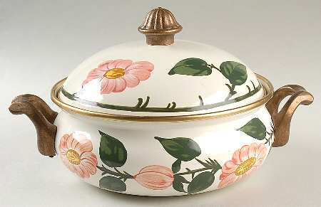 Wild Rose (Pink Flowers) 2.25 Quart Metal Covered Casserole