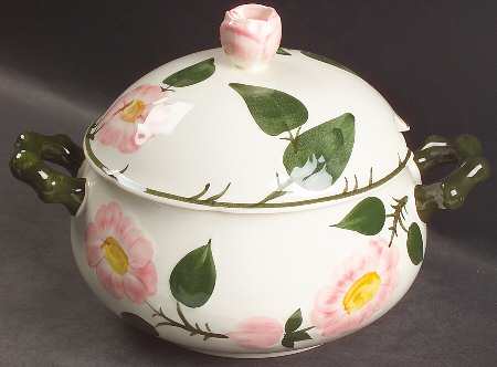 Wild Rose (Pink Flowers) Round Covered Vegetable