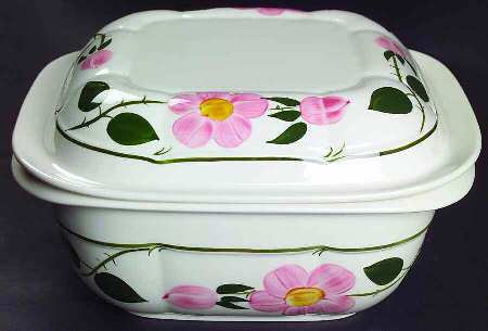 Wild Rose (Pink Flowers) 3 Quart Square Casserole with Ceramic Lid
