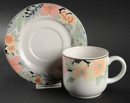 Hana Flat Cup & Saucer Set
