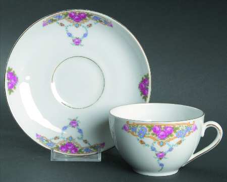 VIT13 Flat Cup & Saucer Set