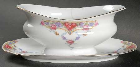 VIT13 Gravy Boat with Attached Underplate