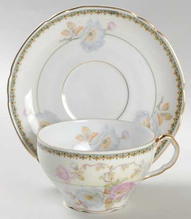 VIT25 (CZECH) Flat Cup & Saucer Set