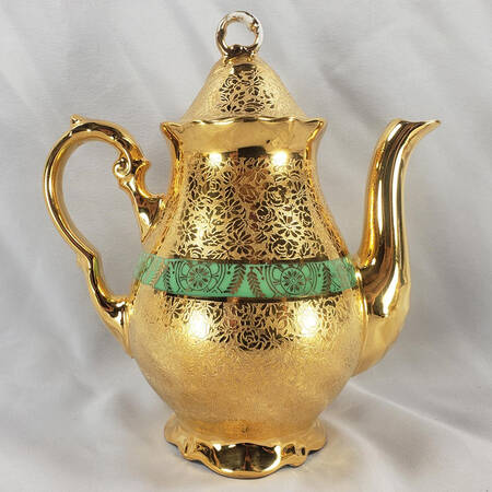 VIT26 (CZECHOSLOVAKIA) Teapot & Lid
