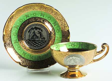 VIT26 (CZECHOSLOVAKIA) Footed Cup & Saucer Set by Victoria (Czech)