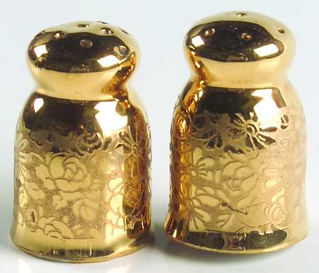 VIT26 (CZECHOSLOVAKIA) Individual Salt & Pepper Set by Victoria (Czech)