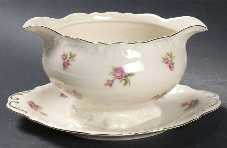 VIT37 (CZECH) Gravy Boat with Attached Underplate