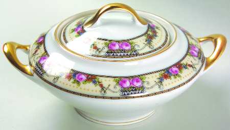 VIT43 Sugar Bowl & Lid