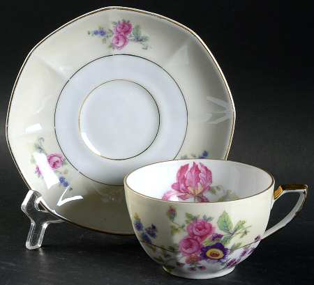 VIT55 Flat Cup & Saucer Set