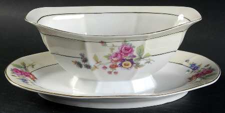 VIT55 Gravy Boat with Attached Underplate