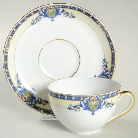 VIT60 Flat Cup & Saucer Set