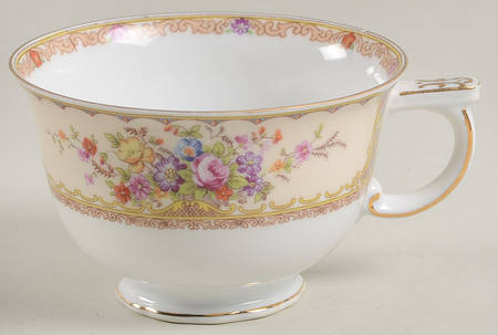 VIT62 Footed Cup