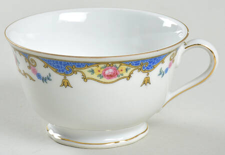 VIT76 Footed Cup by Victoria (Czech)