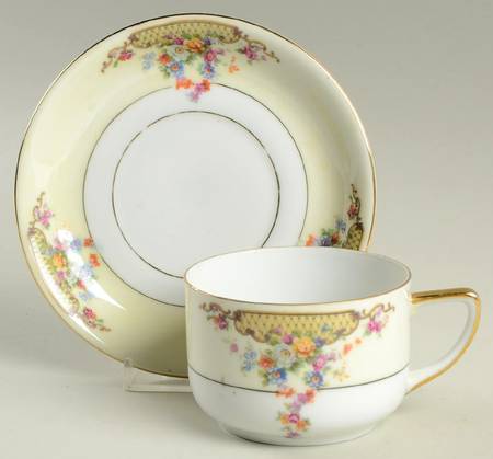 VIT9 Flat Cup & Saucer Set