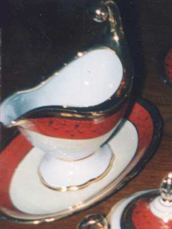VIT90 Gravy Boat & Underplate