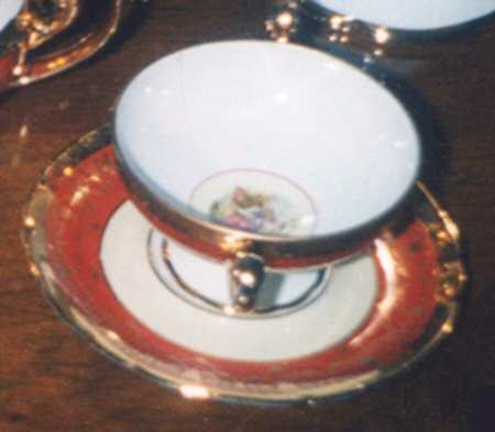 VIT90 Footed Cup & Saucer Set