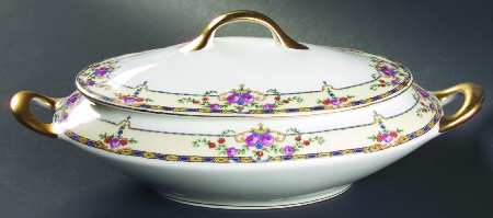 Warwick Oval Covered Vegetable