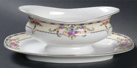 Warwick Gravy Boat with Attached Underplate