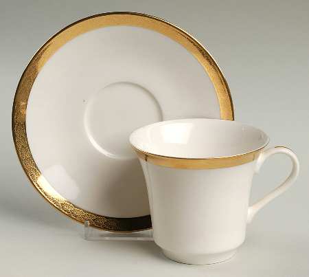 Golden Oak Flat Cup & Saucer Set