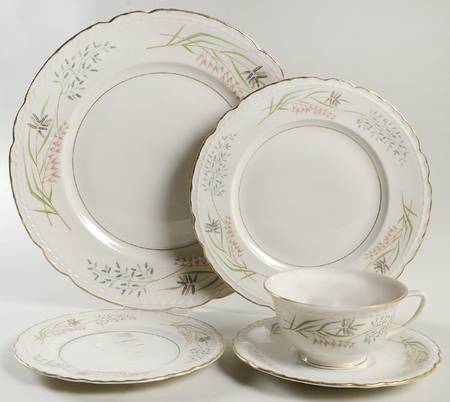 Amaryllis 5 Piece Place Setting